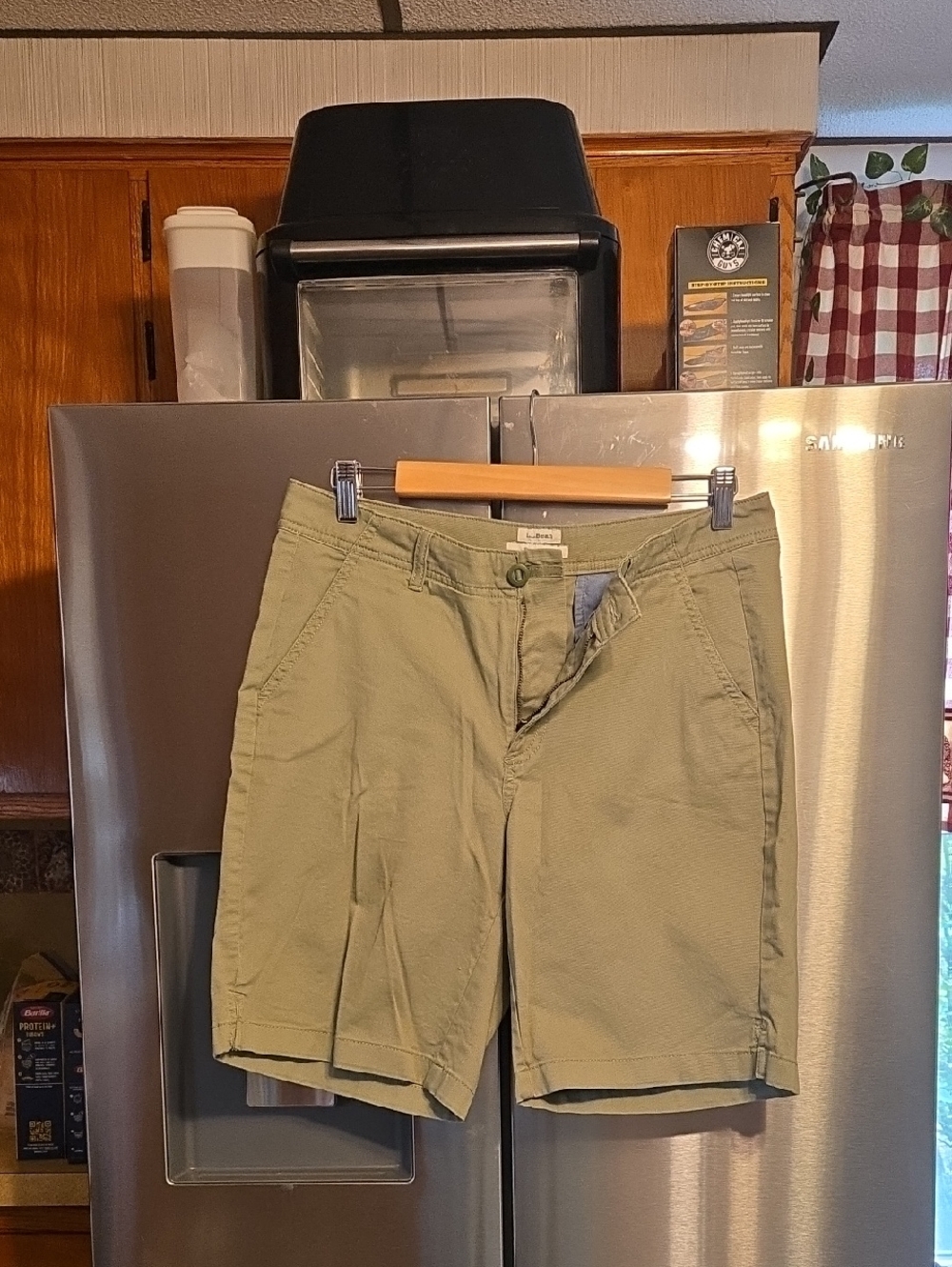 LL BeanClassic Women's Olive Chino Shorts, Size 10